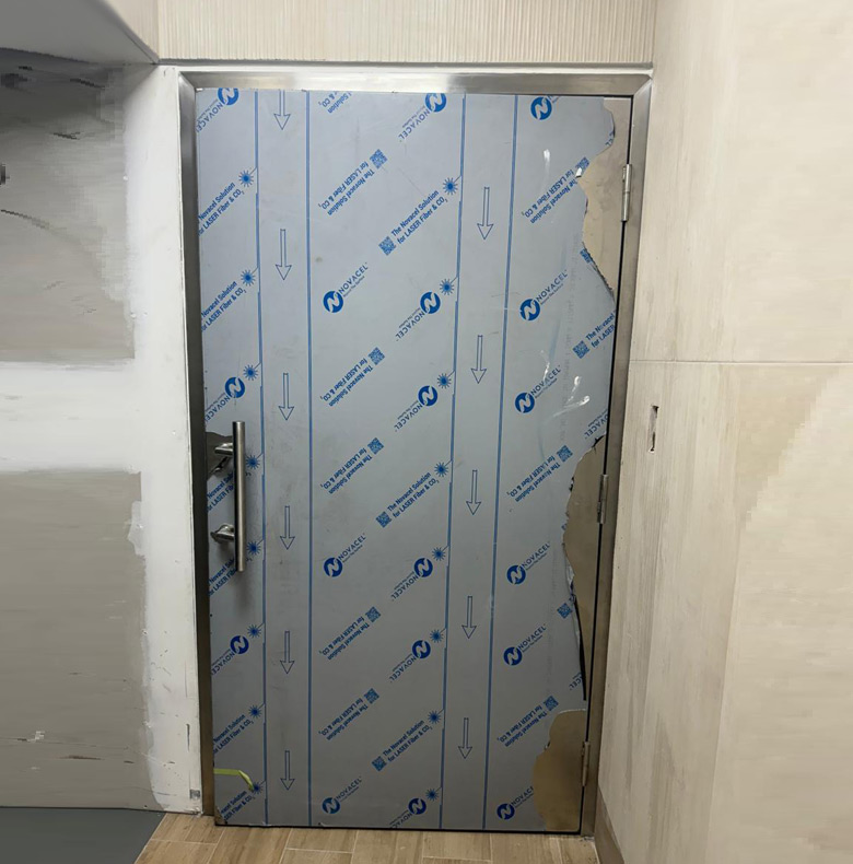 Puerta Plomada Acero Inoxidable